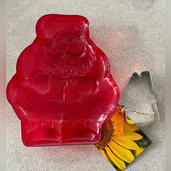 Retro hard plastic Santa party tray PLUS house cookie cutter - Picture 1 of 8